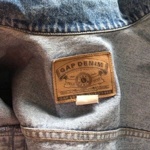 Cropped denim jacket